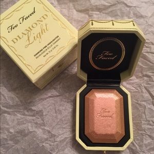 TOO FACED 💎 multi-use diamond fire highlighter